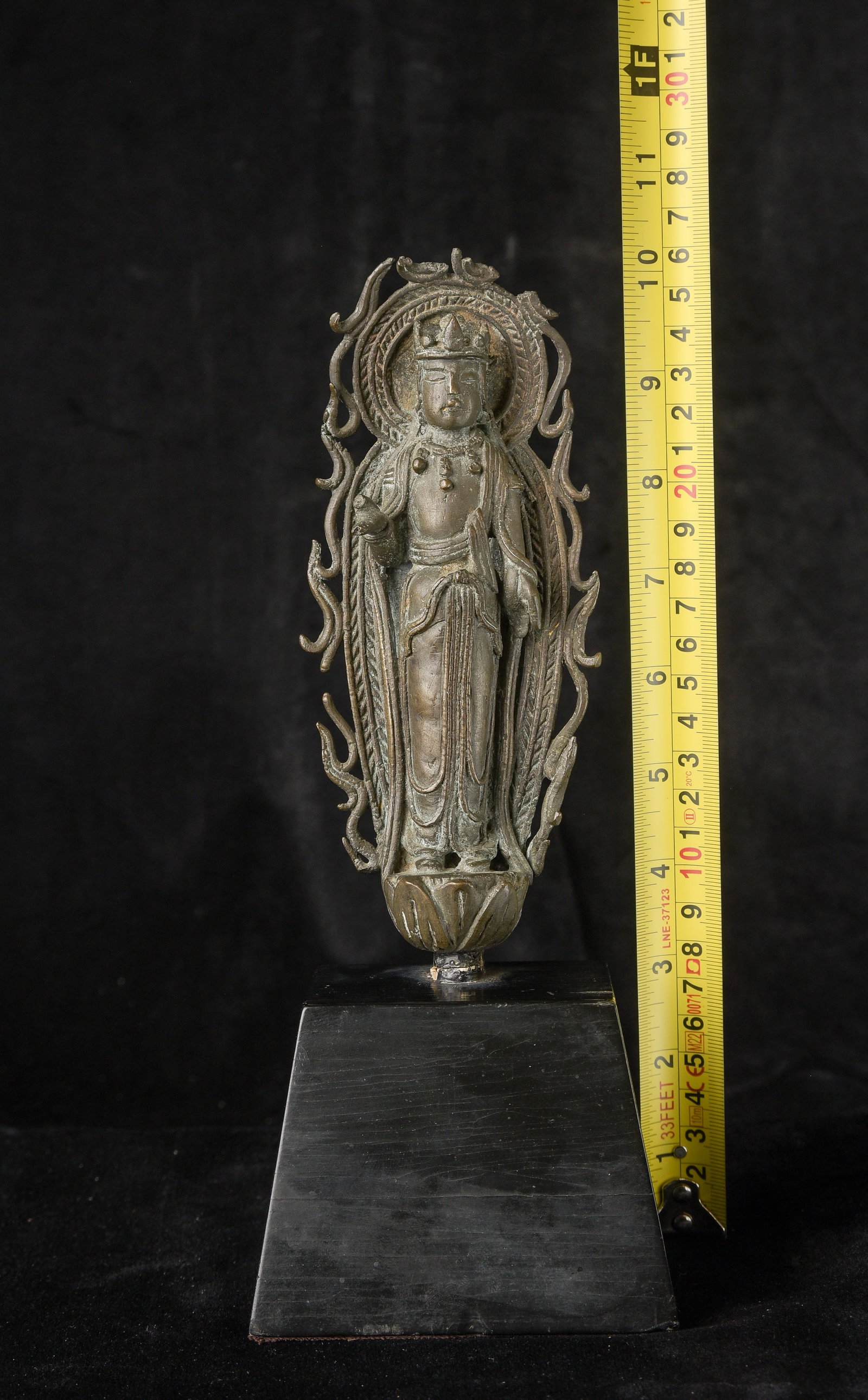 EARLY Korean bronze Buddha. Beautifully, elaborat wax cast exceptional finesse.: Early rare Korean bronze Buddha. Beautifully wax cast with exceptional finesse and personality. Appears to be in the range of 1000 years old ( 7 and 1/16 not including the post x 2.5"W x 2"D ) - stand