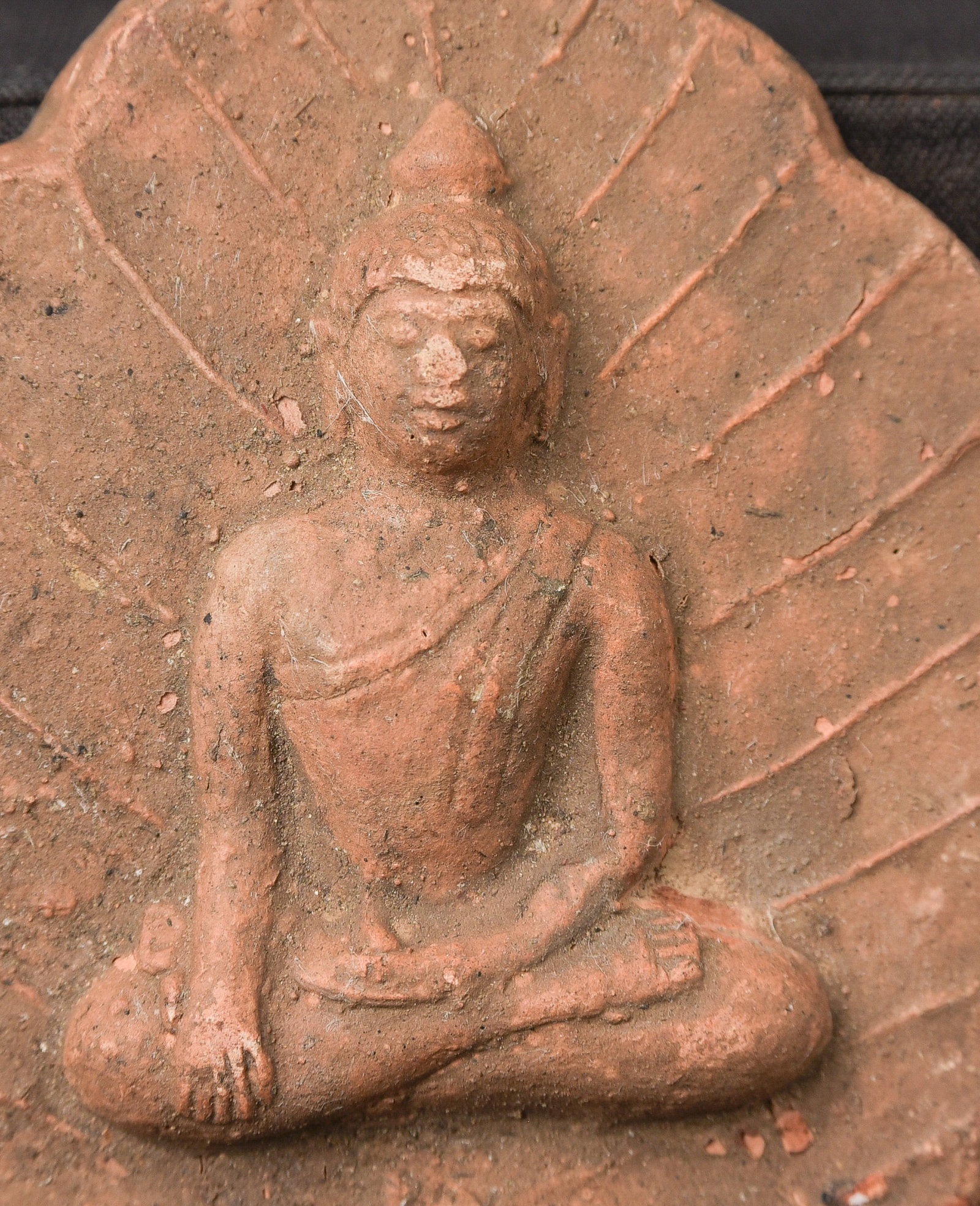 19thC Burmese Buddha in a leaf background- rare type. - 3