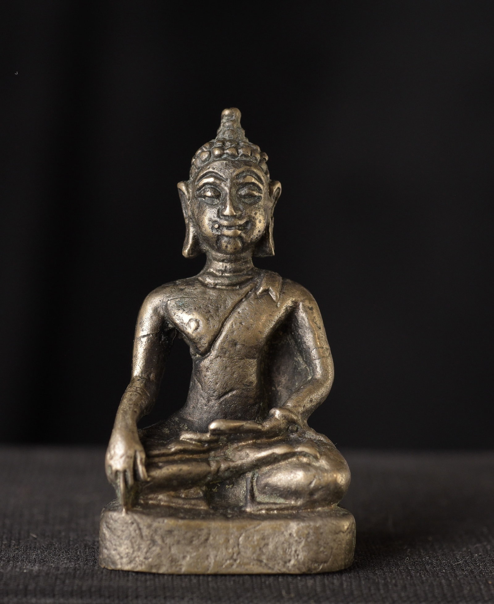 Vintage/antique miniature Thai bronze Buddha. (1 of 11)