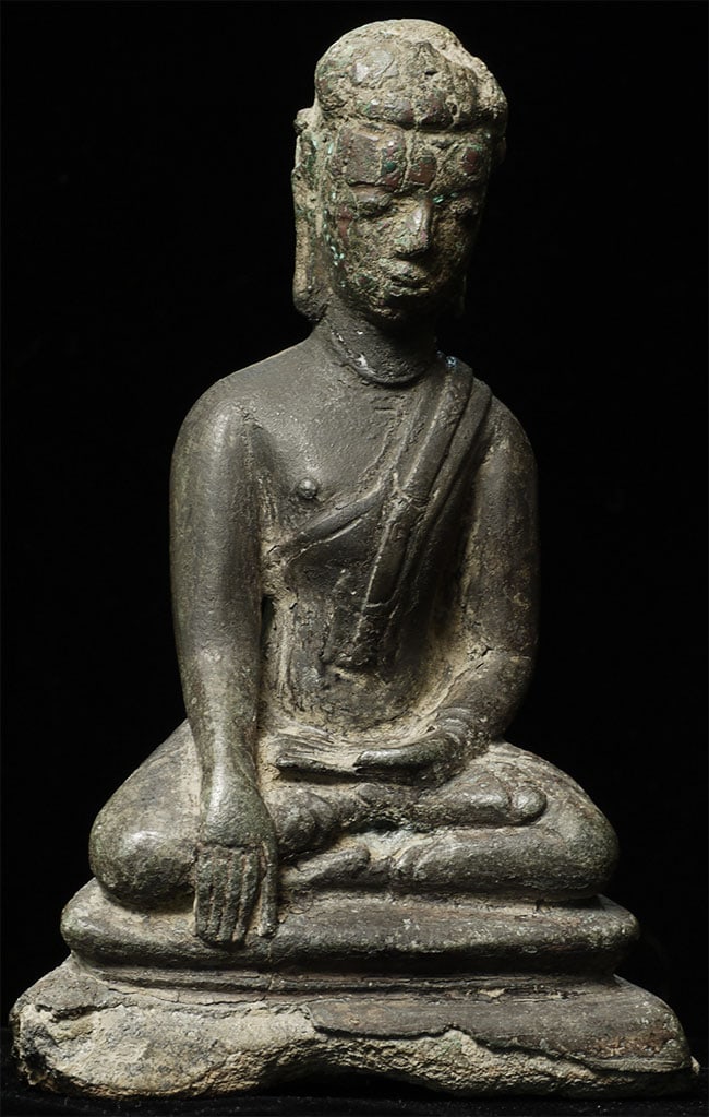 Unusual Utong Buddha from Thailand. Interestingly, this: Unusual Utong Buddha from Thailand. Interestingly, this piece appears to be a marriage between a head and body. Head appears to be 10th century or earlier, and the body looks to be 14-16thC. 5 1/8"