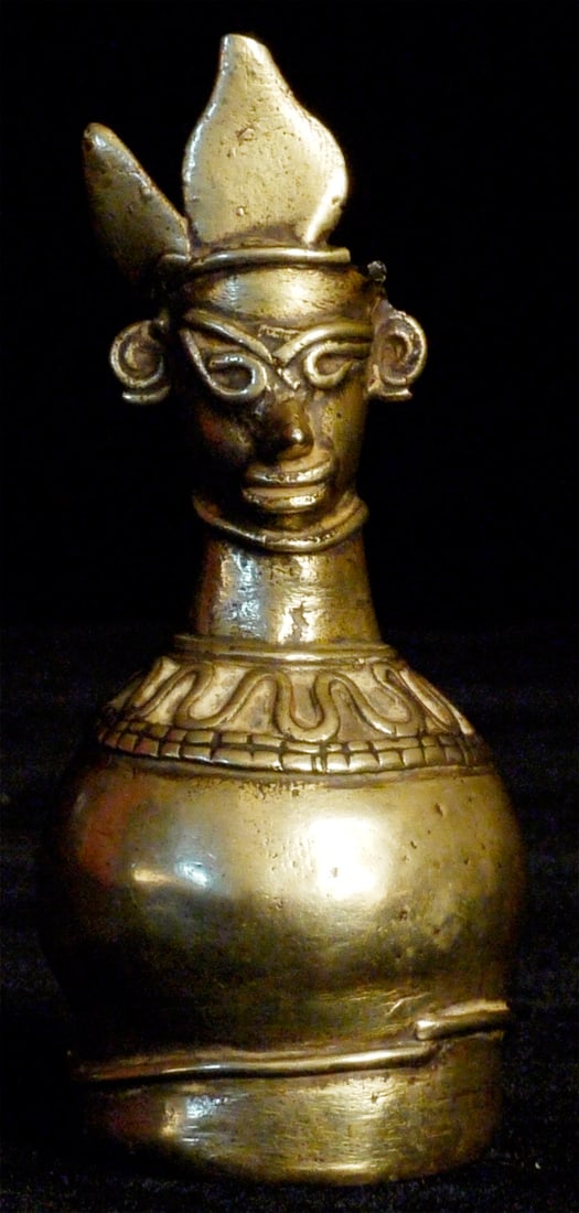 Mystery Vase, Strong Presence, 3.5" Tall: Mystery Vase. Missing part of crown. Strong presence, good age. Stands 3.5 inches tall.