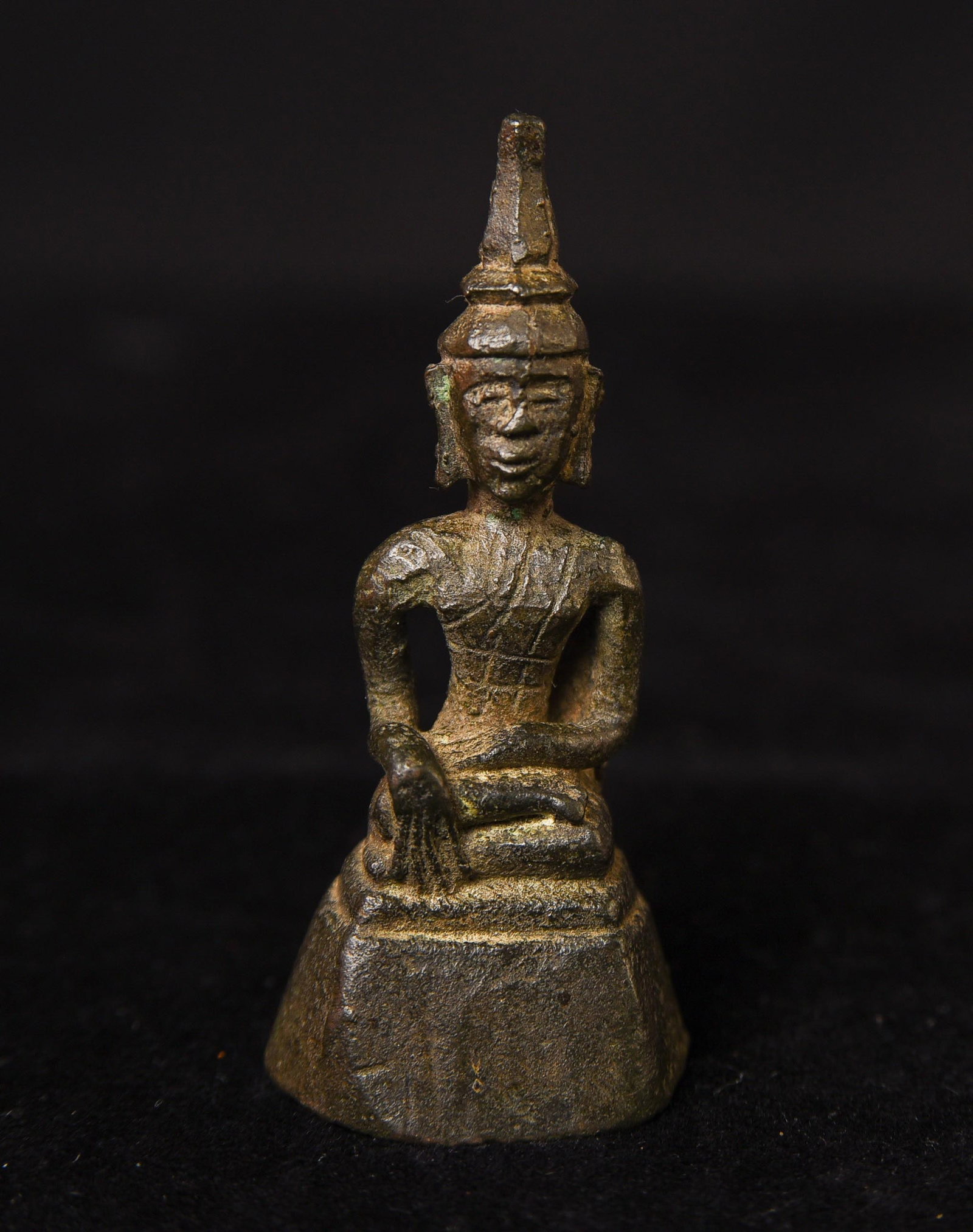 Special miniature 17/18th century Laos bronze Buddha. (1 of 10)