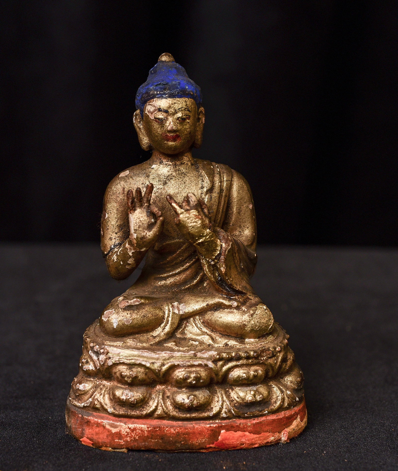 19/20thC Mongolian painted clay or paper Mache Buddha.: 19/20thC Mongolian painted clay or paper Mache Buddha. Some damage as seen in the photos.