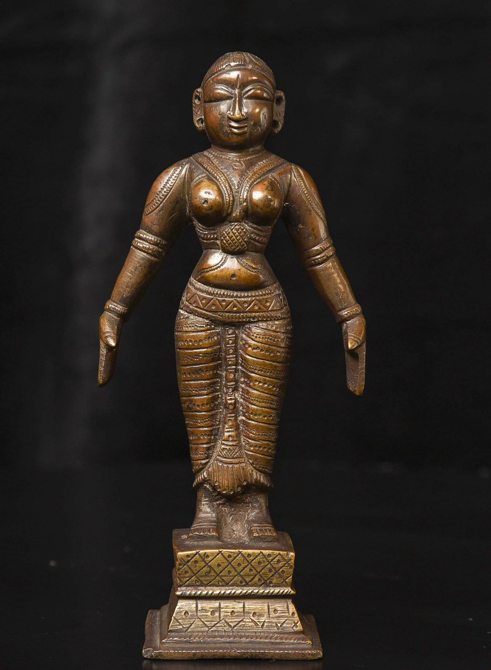 Hindu Bronze. (6.5" tall, 3" at widest point, 1-7/8" deep - 1.64lbs / 745g ): Nice Hindu Bronze. (6.5" tall, 3" at widest point, 1-7/8" deep - 1.64lbs / 745g )