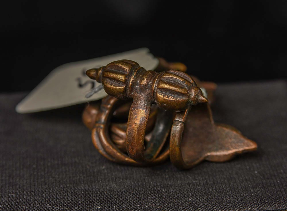 Tibetan Dorje Ring. Lot is for ONE Ring, Ring Size 5.5 (x6): Ring Size 5.5 (x6), Antique Tibetan Bronze Dorje/Dorge Ring/Rings. I purchased about 50 of these in the 1990s from a woman. I was posted in Northern India in the Peace Corps in the late 1950s/early