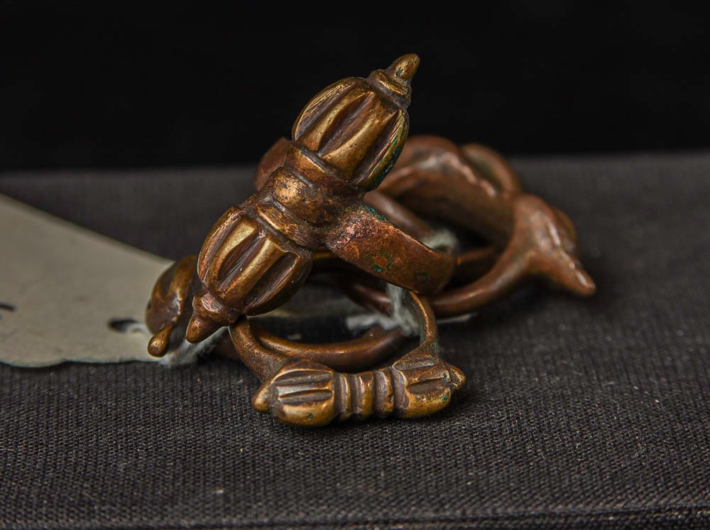 Tibetan Dorje Ring. Lot is for one. Size 5.75 (x5): Ring Size 5.75 (x5), Antique Tibetan Bronze Dorje/Dorge Ring/Rings. I purchased about 50 of these in the 1990s from a woman. I was posted in Northern India in the Peace Corps in the late 1950s/early