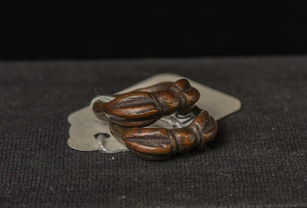 Tibetan Dorje Ring. Lot is for ONE. Ring Size 6.5 (x2): Ring Size 6.5 (x2), Antique Tibetan Bronze Dorje/Dorge Ring/Rings. I purchased about 50 of these in the 1990s from a woman. I was posted in Northern India in the Peace Corps in the late 1950s/early