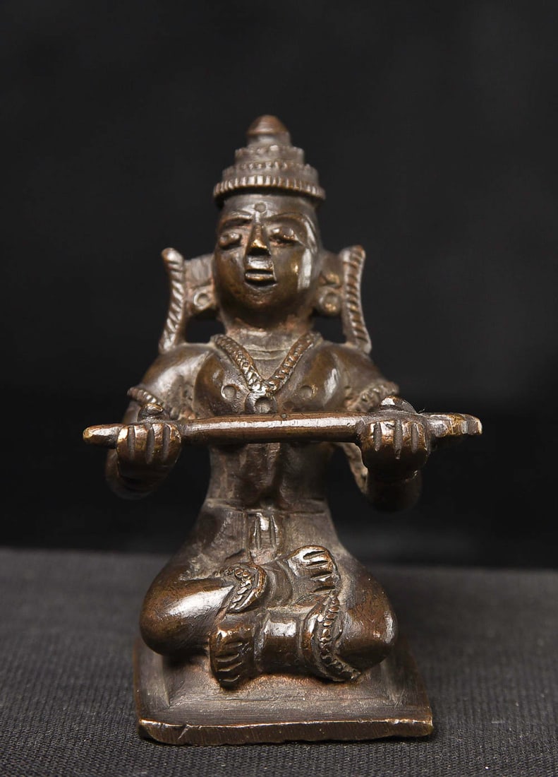 HINDU FIGURE, 19th - 20th Century India, Bronze, 2-5/8: HINDU FIGURE, 19th - 20th Century India, Bronze, 2-5/8 Inches Tall - (3"H x 1.875"W x 1.25"d) - 165g