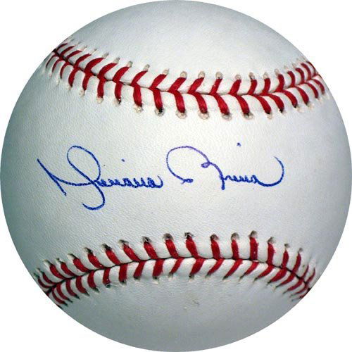 MARIANO RIVERA SIGNED OFFICIAL MLB BALL -STEINER: NY Yankees All-Star closer. Official Bud Selig Major League baseball sweetspot single signed "Mariano Rivera", with Steiner Sports hologram and accompanied by certification from Steiner In MINT condit