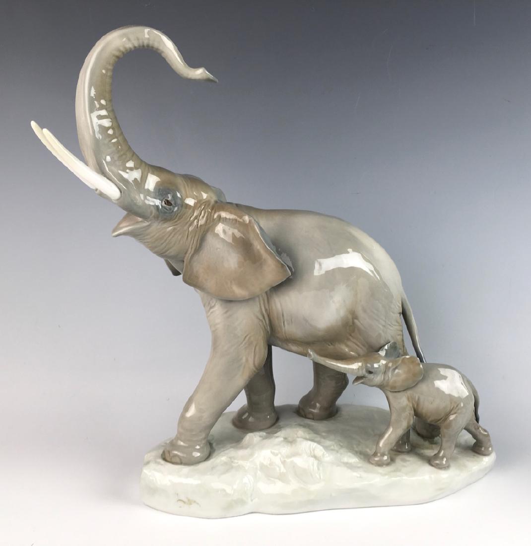 Lladro Two Elephants (1 of 3)