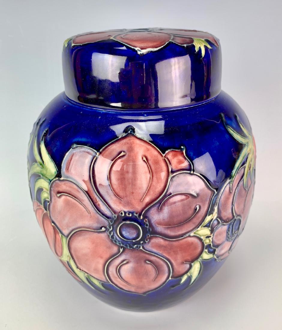 Moorcroft Ginger Jar Signed WM (1 of 6)
