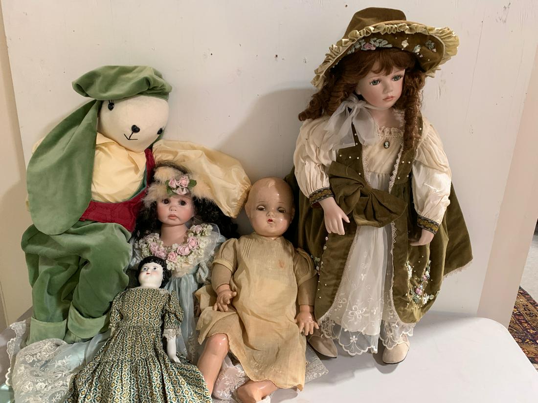 Group of 5 Dolls: Delton 367/2000 porcelain, a large unmarked porcelain doll, one china head, one Madame Alexander composition and one stuffed rabbit, tallest 26"