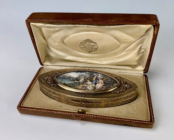 Very Fine French Silver & Miniature Painting Box: Very fine quality snuff box in silver with a gold wash top and a hand painted miniature, has Minerva hallmarks, comes with its own display box for F. Lenn Jewelers in Paris, very good condition, 5" x 