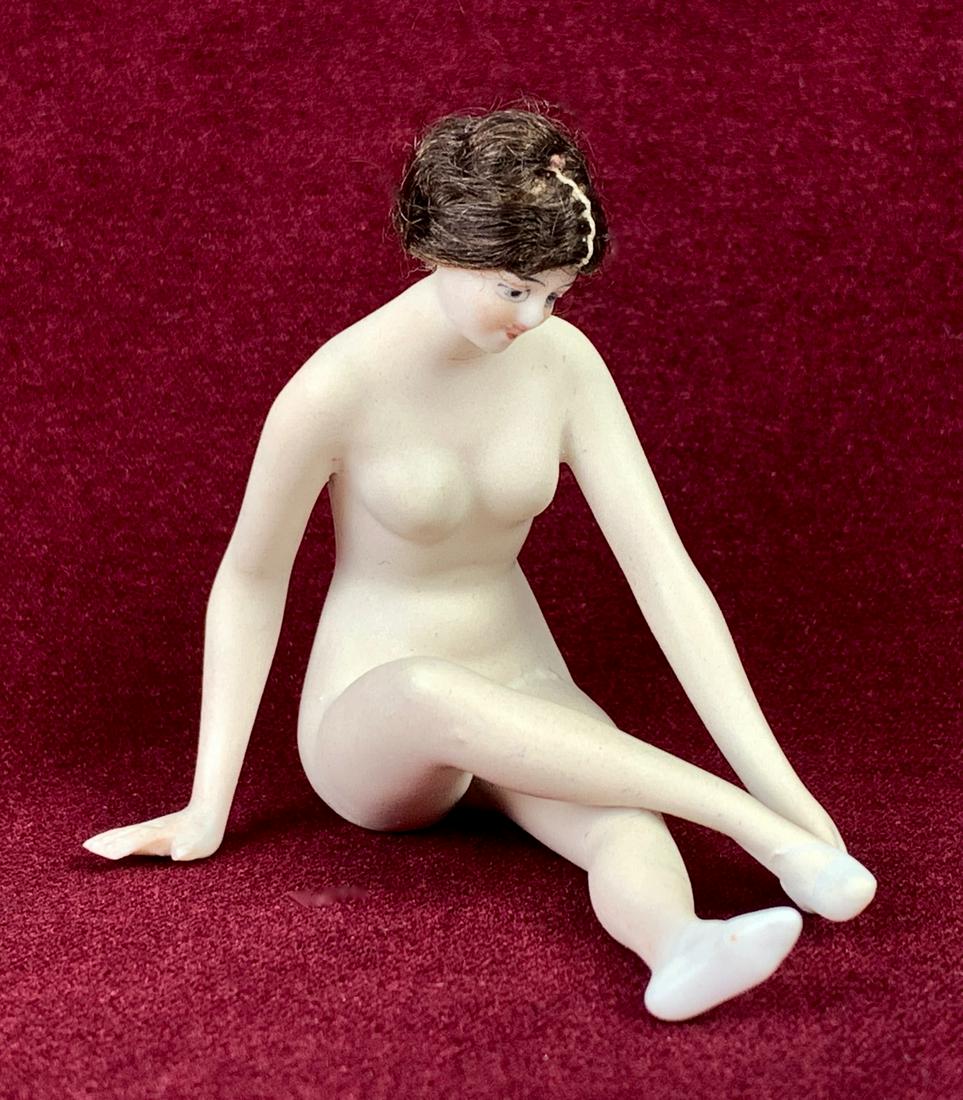 Galluba & Hoffman Bisque Bathing Beauty: Bisque porcelain bathing beauty with dark brown hair, in sitting position, marked "107", very good condition, 2.5" height