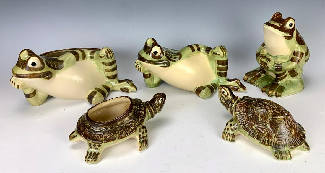 Lot of 5 Brush McCoy Frogs & Turtles: Circa 1930-1960, very hard to find assortment of Brush McCoy consisting of 3 large frogs and 2 turtles, good condition, 10" largest