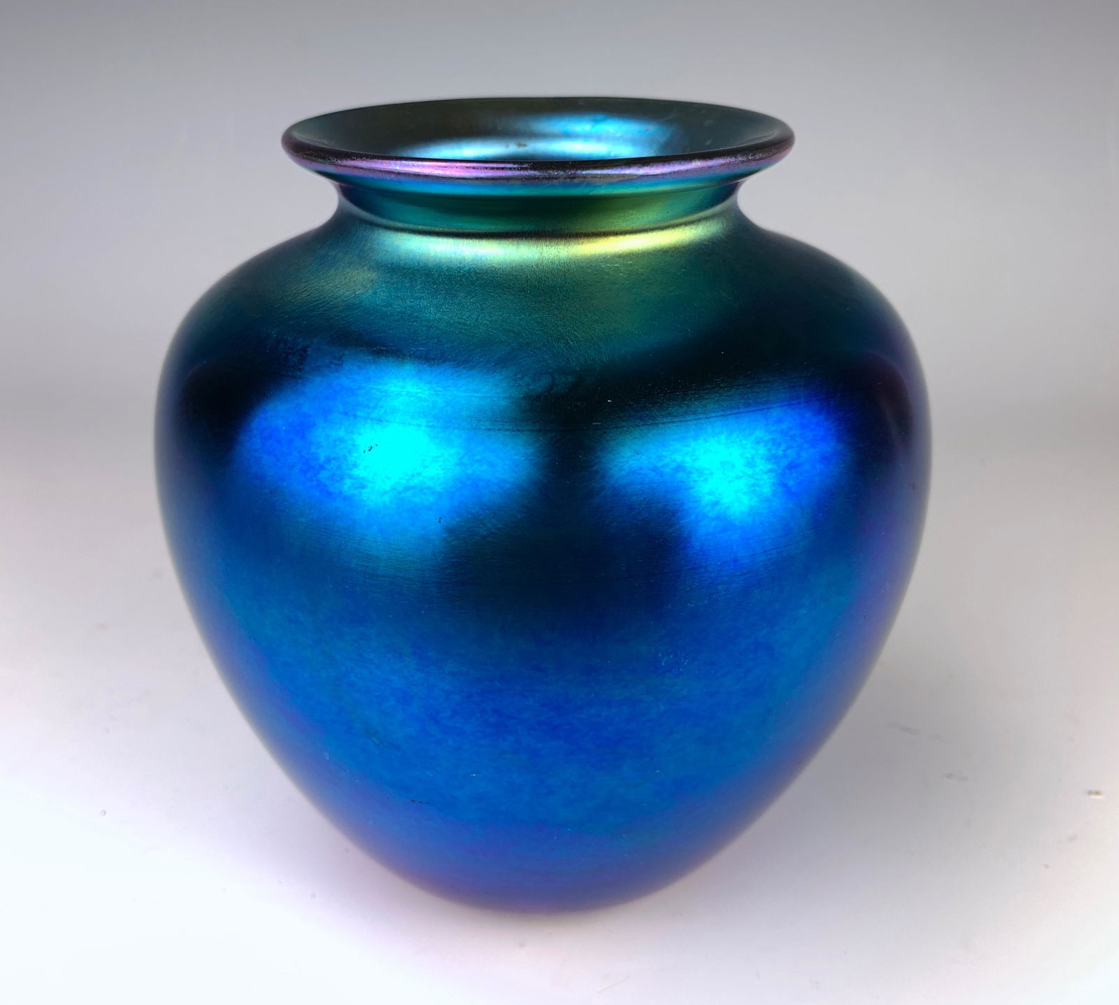 Steuben Blue Aurene Vase (1 of 3)