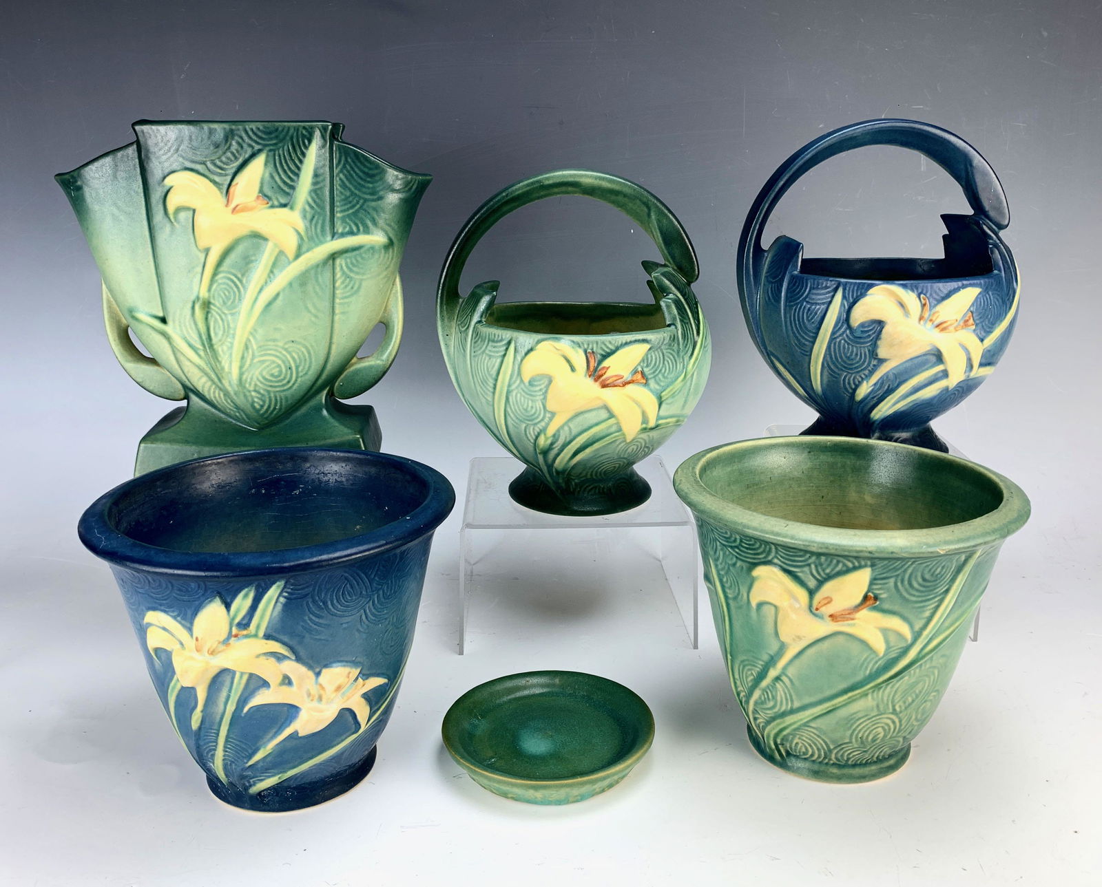 Group of 5 Roseville "Zephyr Lily" Pottery (1 of 7)