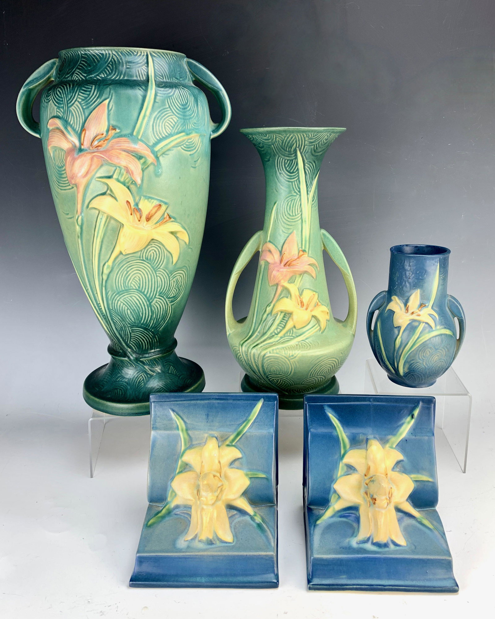 Group of 5 Roseville "Zephyr Lily" Pottery (1 of 6)
