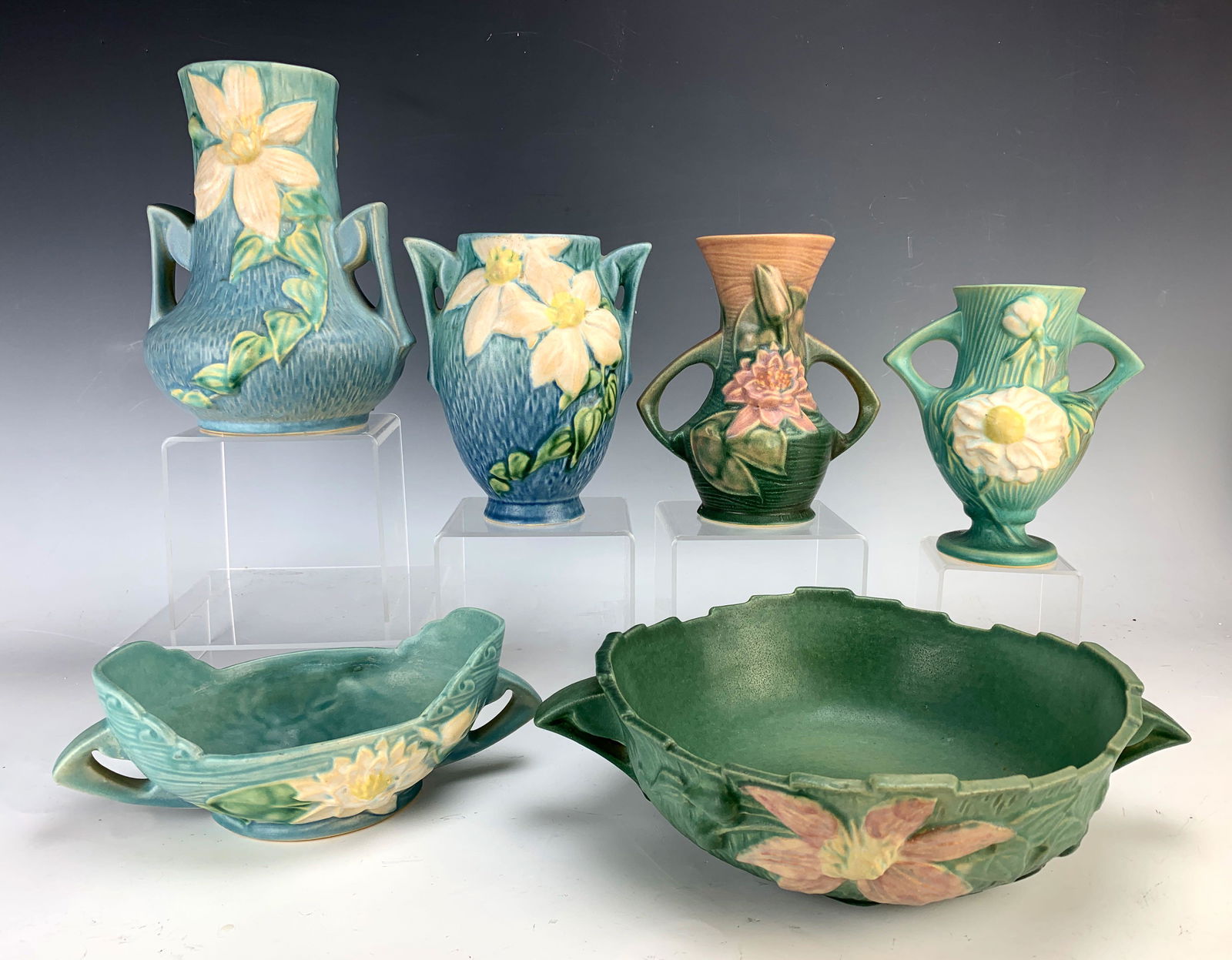 Group of 6 Assorted Roseville Pottery Items (1 of 5)