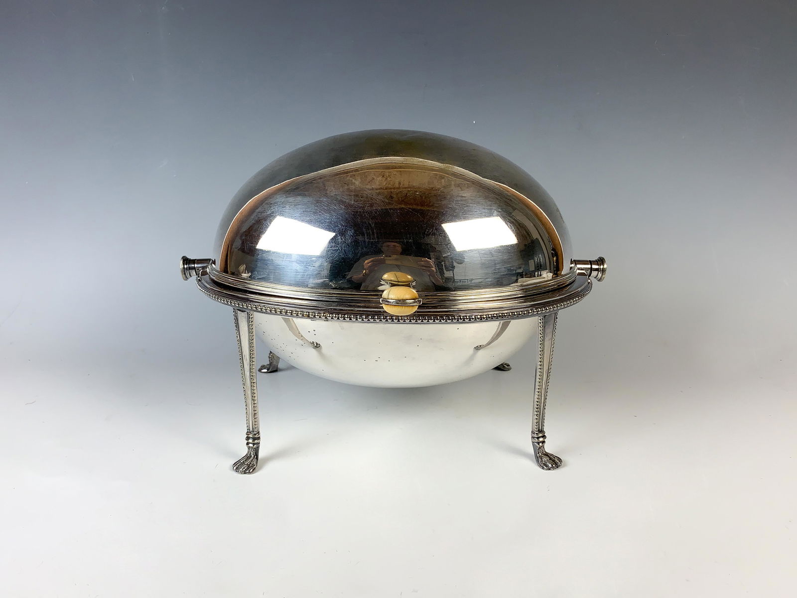 Silver Plate Oval Covered Vegetable Dish (1 of 3)