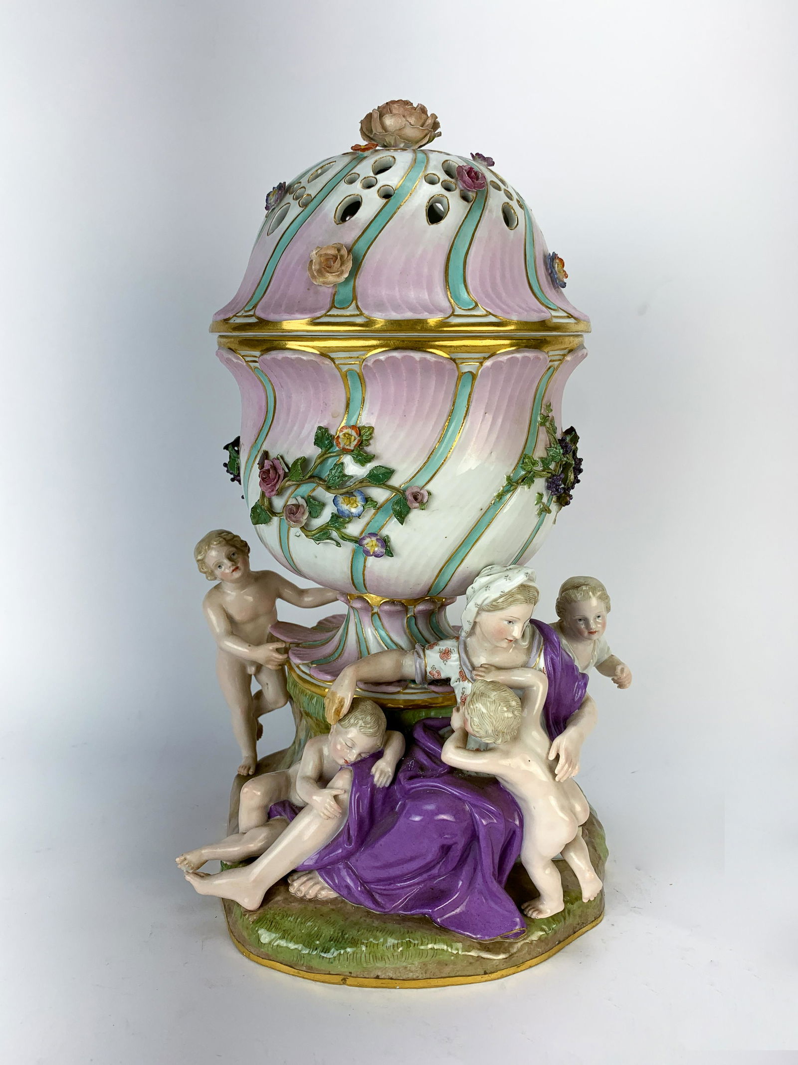 Meissen 19thC Porcelain Potpourri Urn (1 of 7)