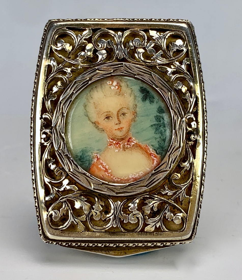 800 Silver Pillbox w/ Hand Painted Miniature: Circa 1940, Italian 800 silver pillbox with hand-painted miniature. Size: 2" x 1.5" x 0.5". Condition: very good.
