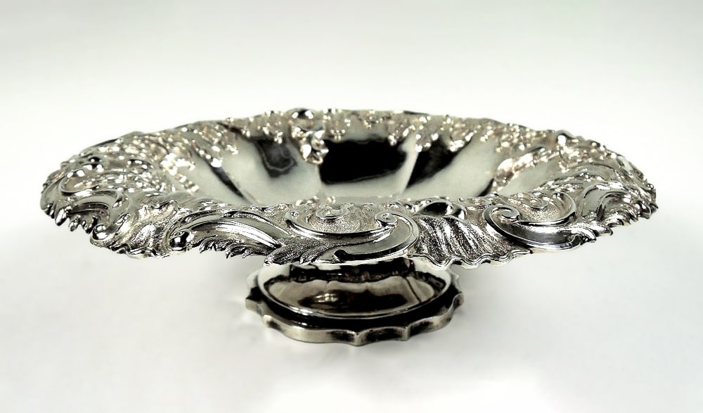 Sterling Silver Bowl by Geo Reily & Charles Storer: Dated 1833, fully hallmarked ornate sterling silver low bowl by George Reily and Charles Storer, 446 grams, 14.34 troy ounces, size 3" x 10.5".