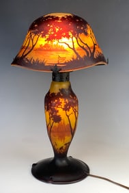 Daum Nancy Cameo "Scenic" Lamp