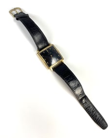 Moeris Mens 18k Gold Vintage Square Wristwatch