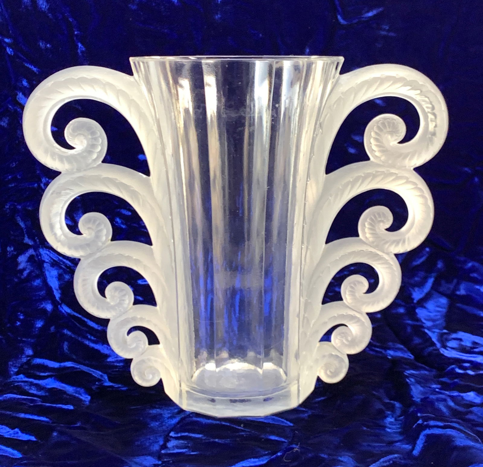 Lalique "Beauvais" Vase Signed (1 of 3)