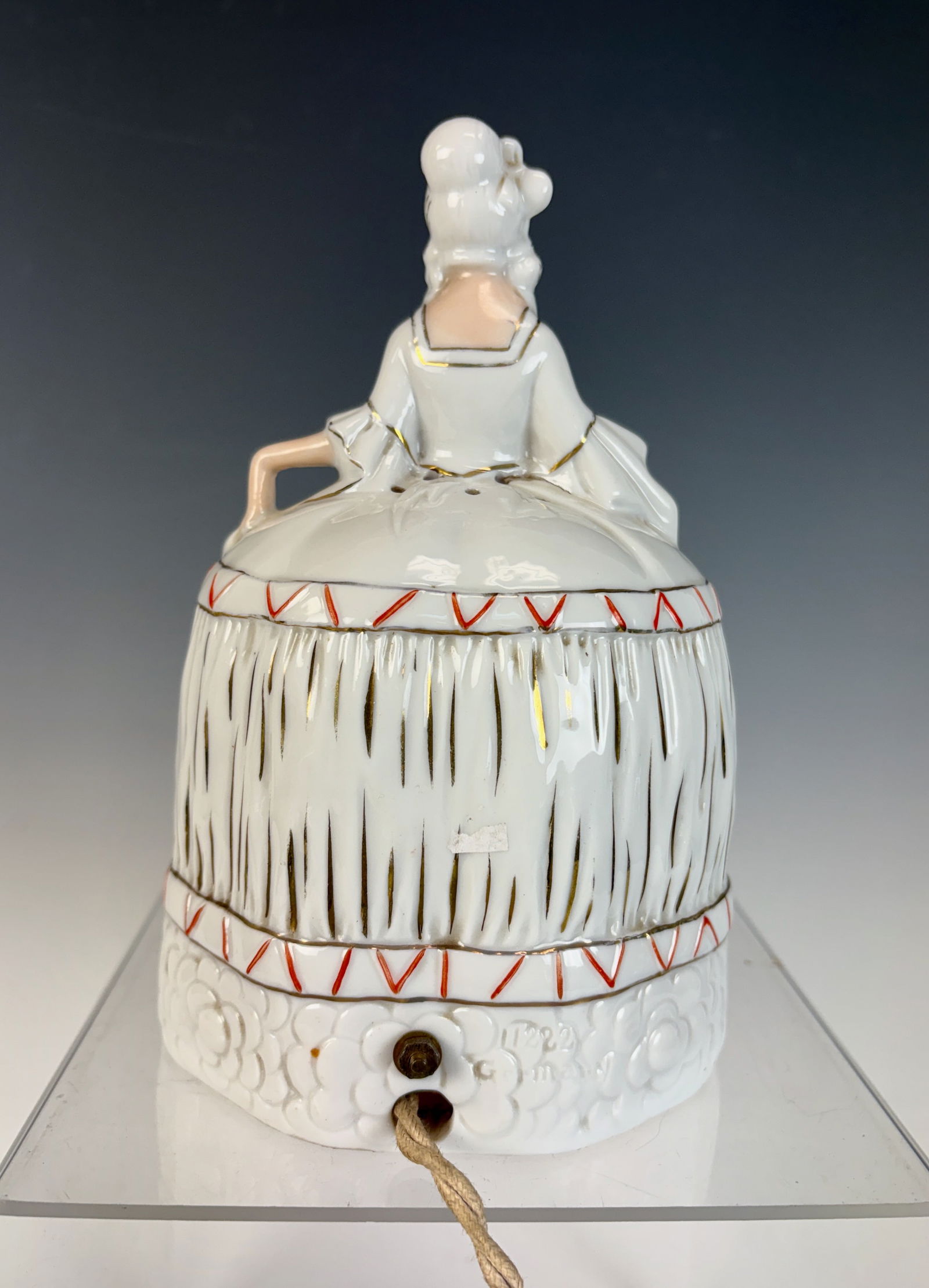 Art Deco Figural Perfume Lamp - 2