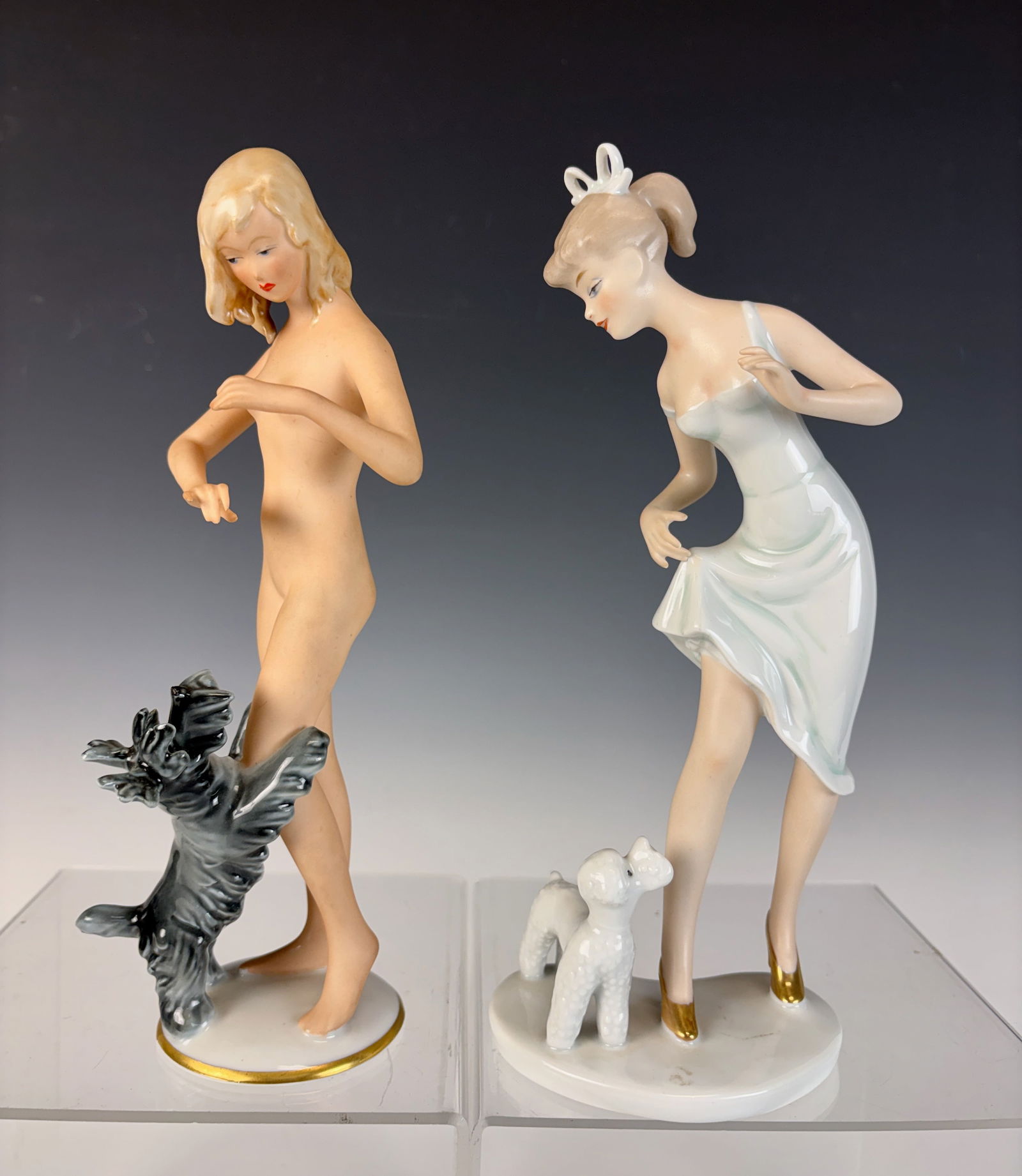 2 Wallendorf Ladies w Dogs Porcelain Figurines (1 of 5)