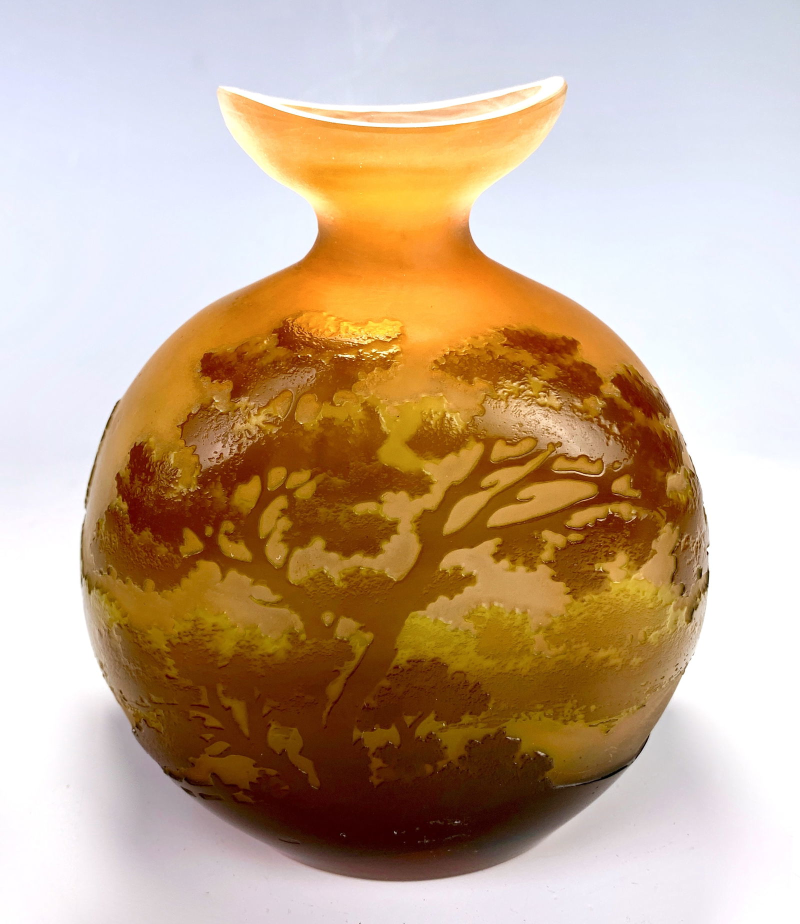 Galle Scenic Cameo Art Glass Vase C. 1900 (1 of 3)