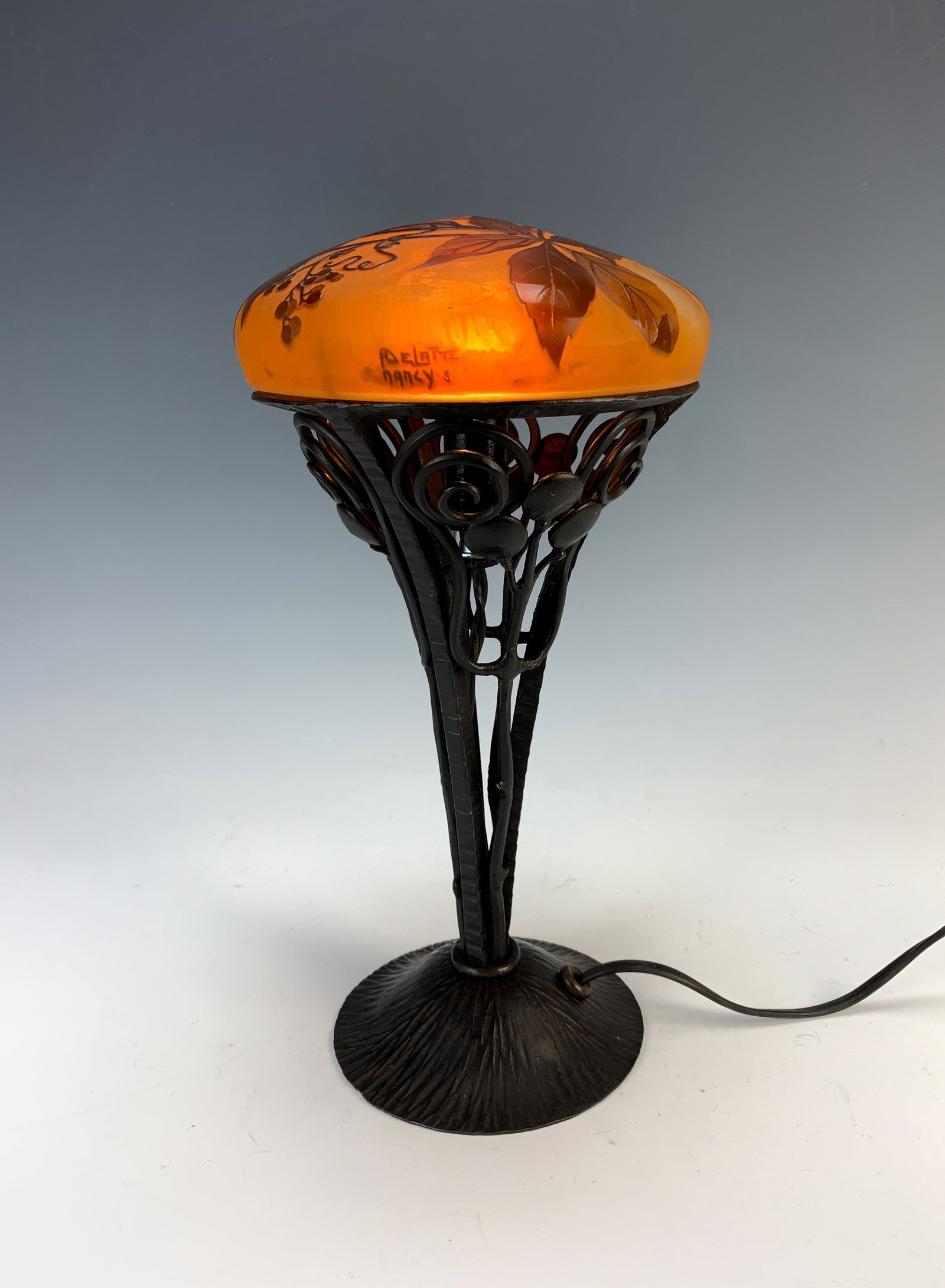 Signed Delatte Nancy Art Deco Cameo Glass Lamp (1 of 6)