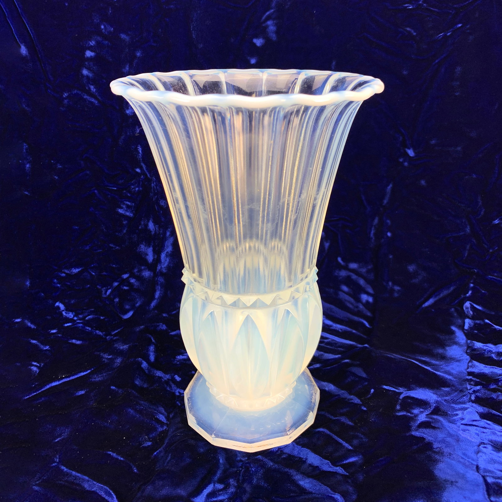 Pierre d'Avesn Opalescent "Croismare" Vase (1 of 6)