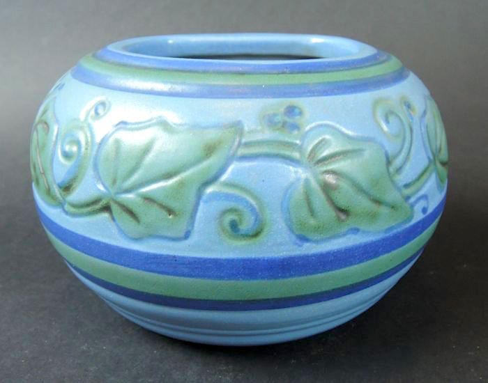 Univ. of North Dakota School of Mines Pottery Vase (1 of 4)