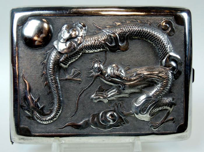 Chinese Silver Dragon Cigarette Case (1 of 4)