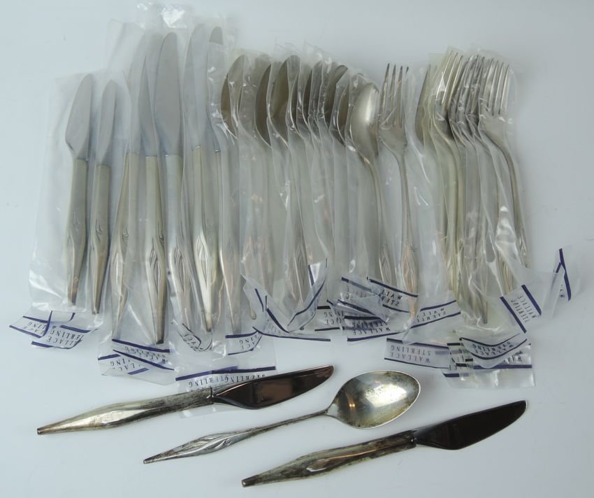 29 Pc Wallace Sterling Flatware Set Still Mood (1 of 2)