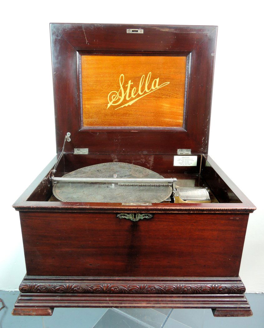 Stella Swiss Disc Music Box in Mahoghany Case (1 of 7)
