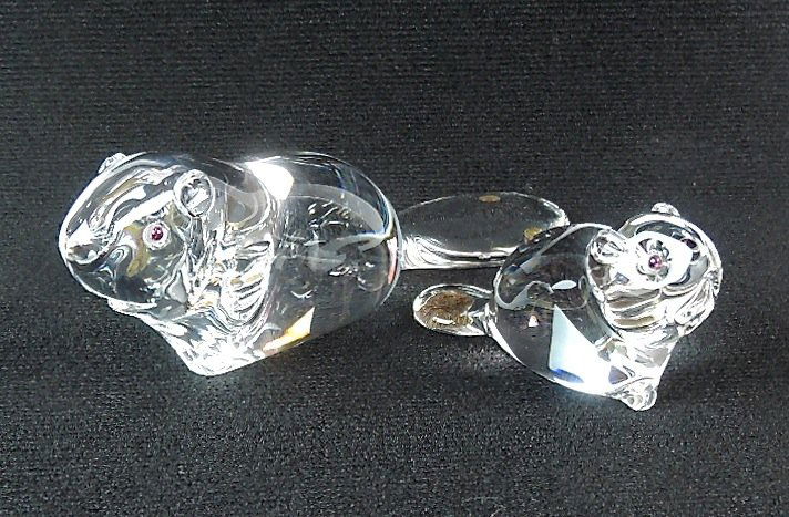 Pair Steuben Crystal Beaver Figurines (1 of 3)