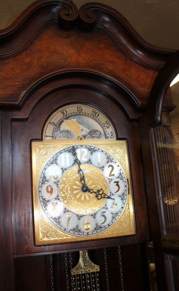 Antique Howard Miller Grandfather Clock w. Docs & Key,: Free-50% Discounted International & Domestic Shipping Promotion (Inquire) Howard Miller Grandfather Clocks are considered to be the "Rolls Royce" of the Grandfather Clock Industry. Model #212979 Worki