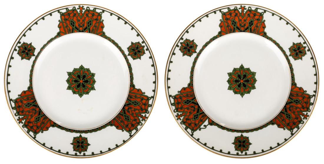 A PAIR OF ANTIQUE RUSSIAN PORCELAIN PLATES, KORNILOV (1 of 4)