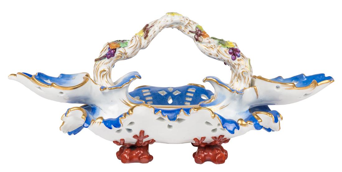 A PORCELAIN TABLE CENTERPIECE, IMPERIAL PORCELAIN (1 of 4)