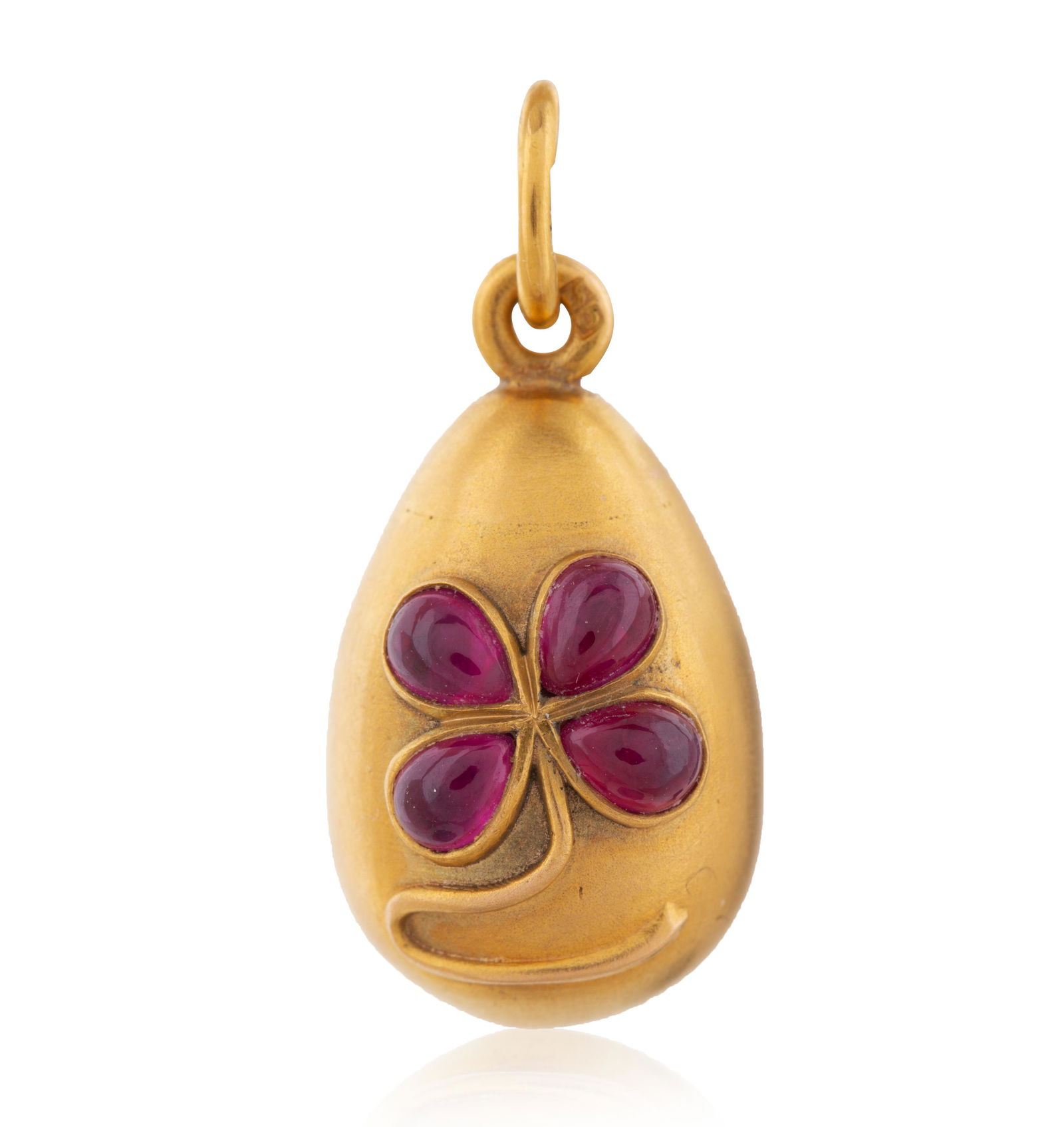 A RUSSIAN YELLOW GOLD AND RUBY EGG PENDANT, WORKMASTER (1 of 4)
