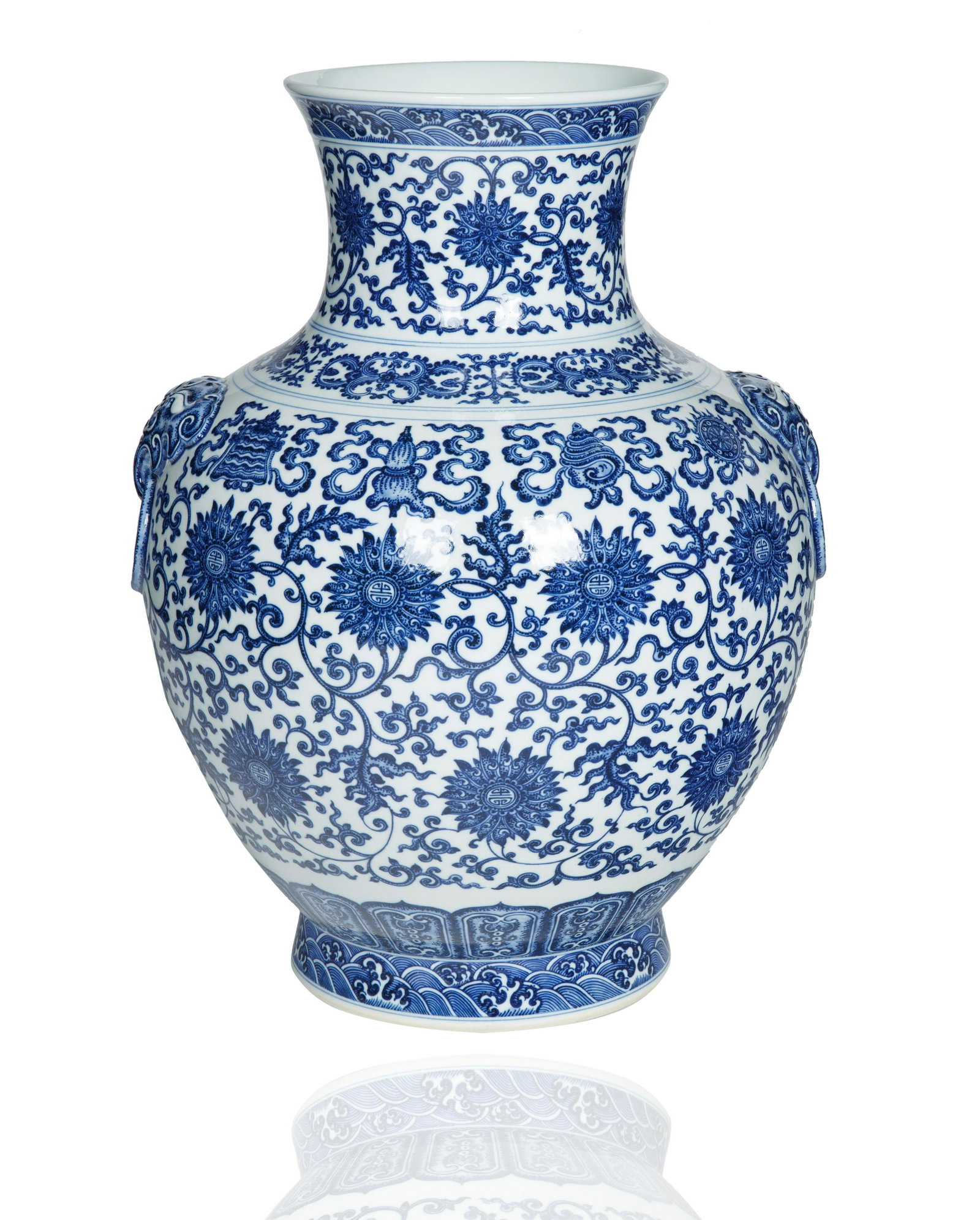 A FINE AND LARGE BLUE AND WHITE VASE IN MANNER OF BAJIXIANG VASE (1 of 3)