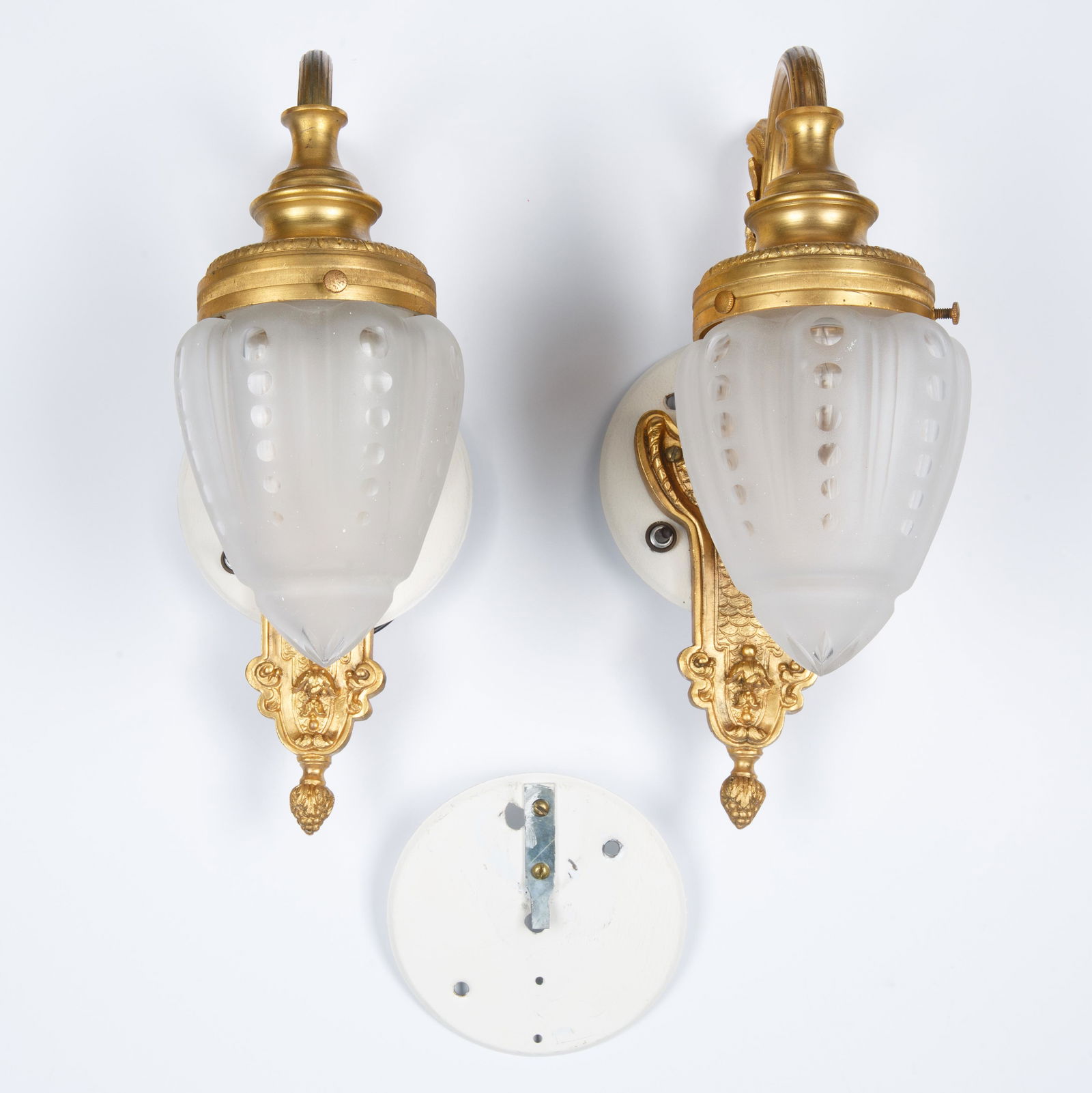 A PAIR OF ANTIQUE AMERICAN ELECTRIFIED WALL SCONCES (1 of 1)