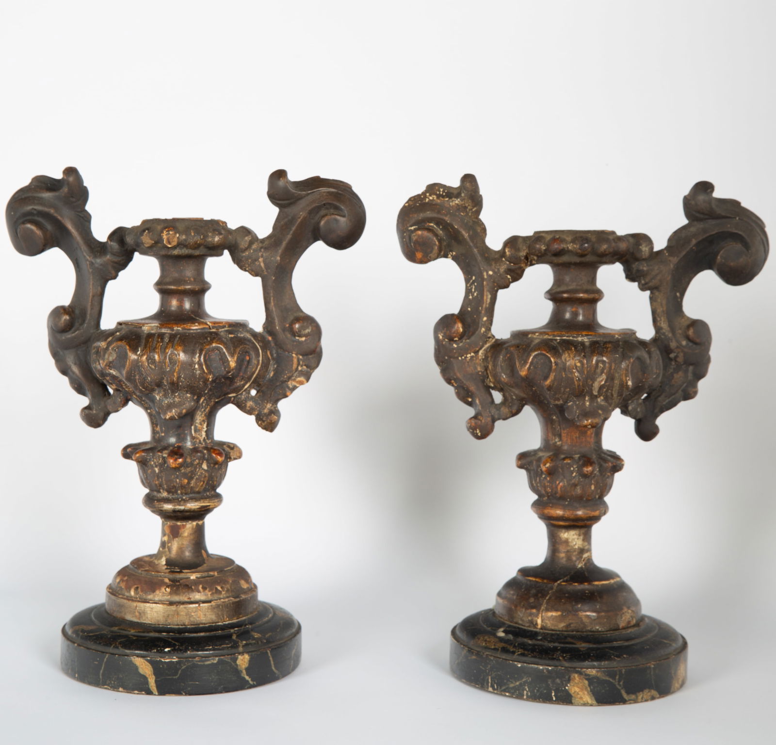 A PAIR OF ITALIAN CARVED WOOD URNS, 18TH CENTURY (1 of 3)