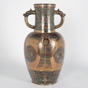 A CHINESE CLOISSONE BRONZE URN