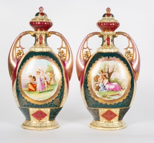 A PAIR OF ROYAL VIENNA VASES