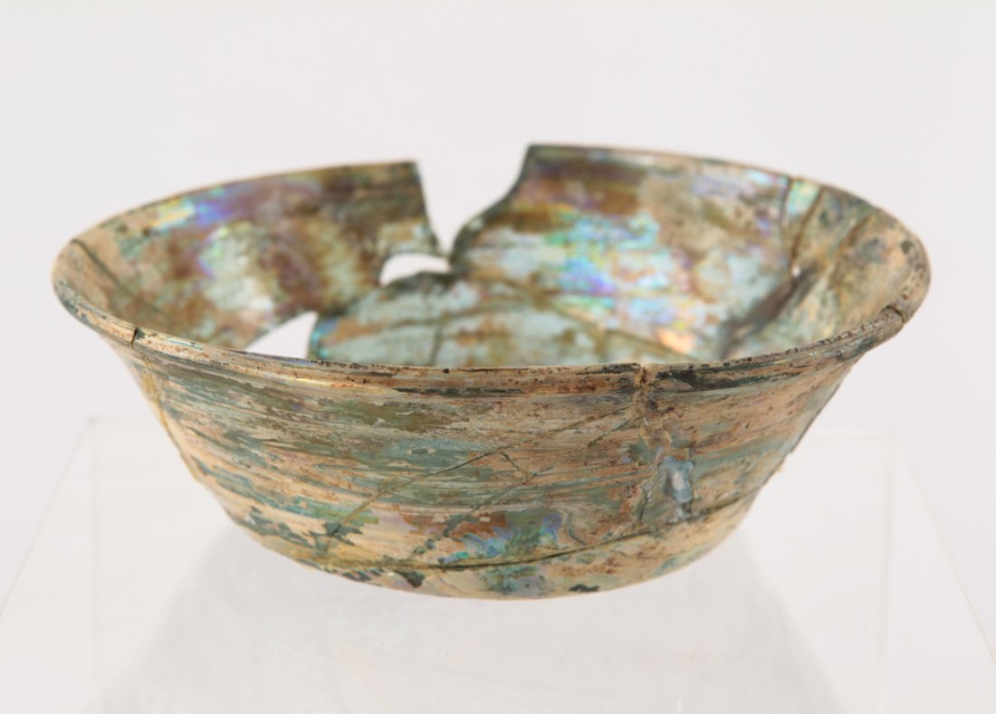 A ROMAN GLASS BOWL 1ST-3RD CENTURY (1 of 4)